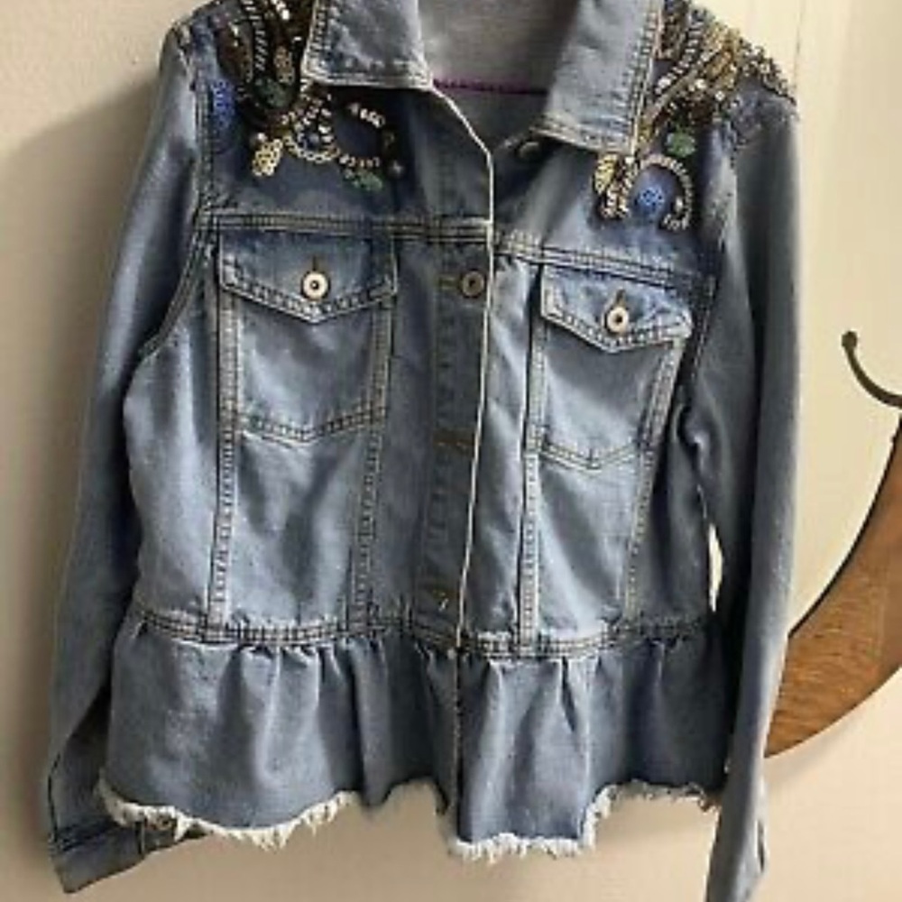 REBA BLUE JEAN DENIM JACKET SIZE L BEADED
WESTERN EMBELLISHED Perfect